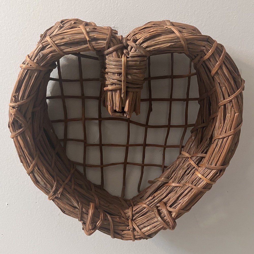 Rustic Heart Grapevine Wall Basket 10” Farmhouse Decor
