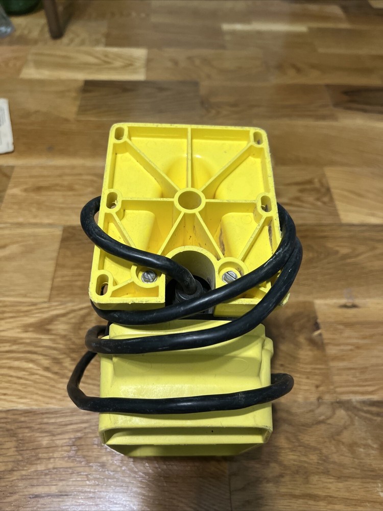 Milton Roy Chemical Pump AA141-352SI