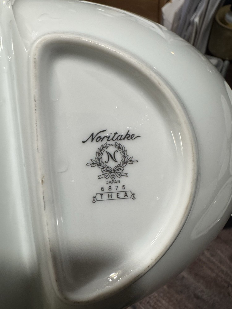 Noritake China Dinnerware 9 Pieces