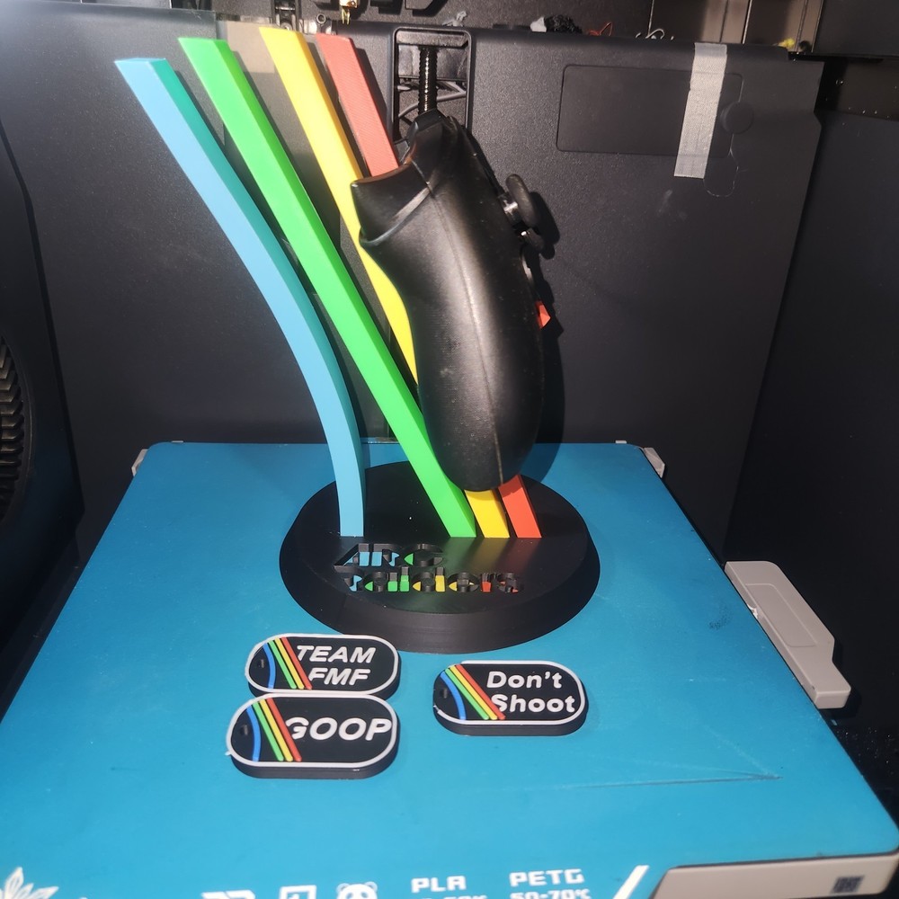 ARC Raiders Inspired 3D Printed Controller Display Stand w/ 1 Keychain