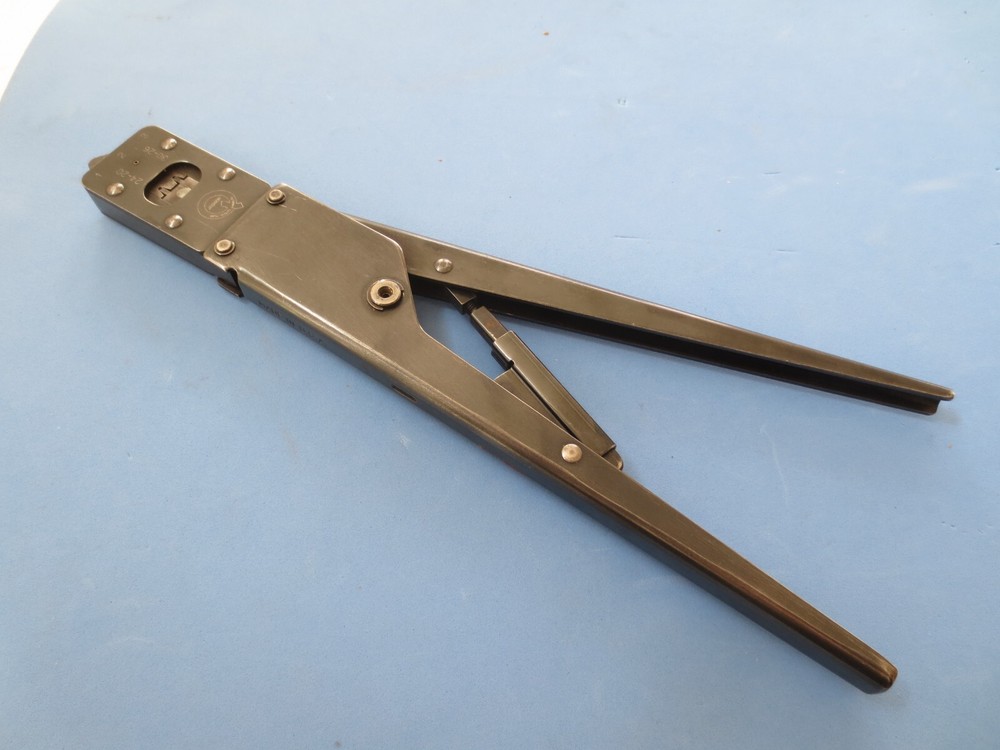 AMP 90202-2 * Hand Crimp Tool * (Missing the ratchet Spring)