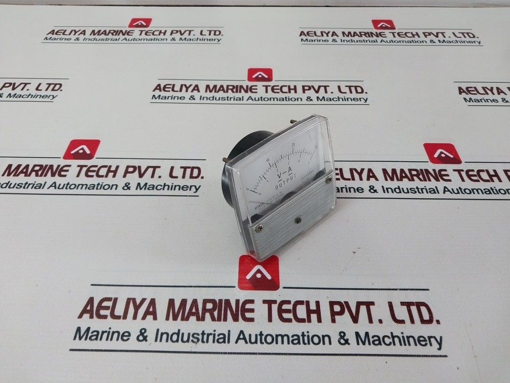 HITACHI S73P Voltmeter 0-30V 0-5A