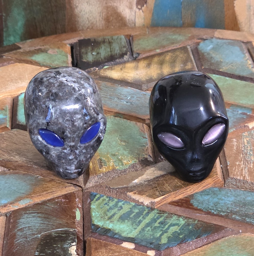 Yooperlite Alien Head Carving- UV Reactive- WYSIWYG