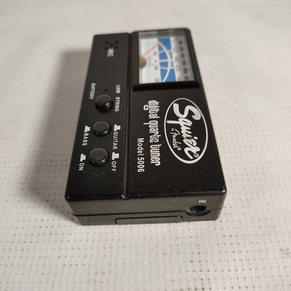 Fender Squier - Digital Quartz Guitar Tuner - Model 5006