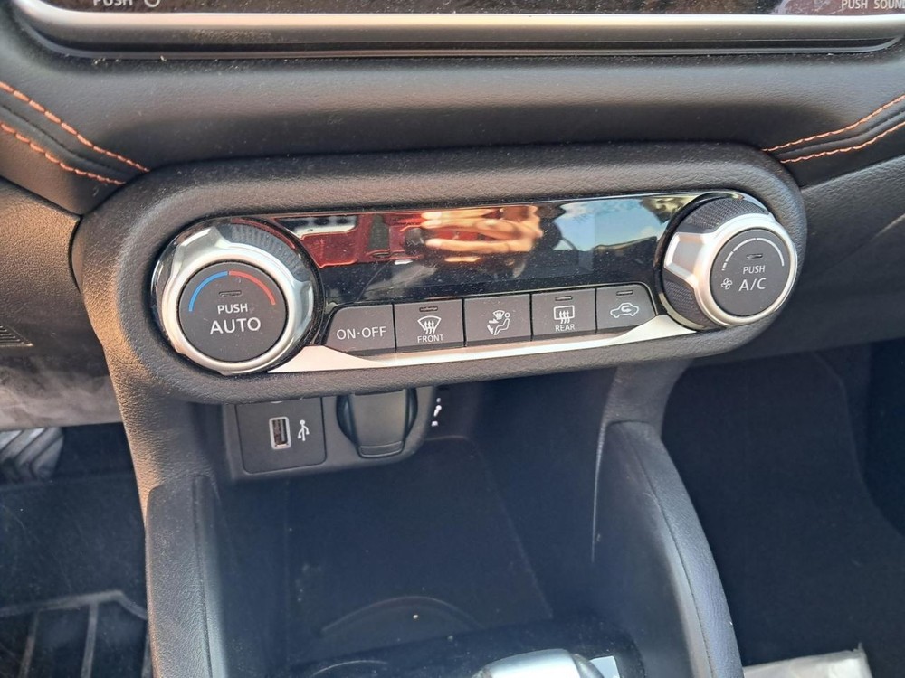 VERSA 2020 Glove Box 4837543