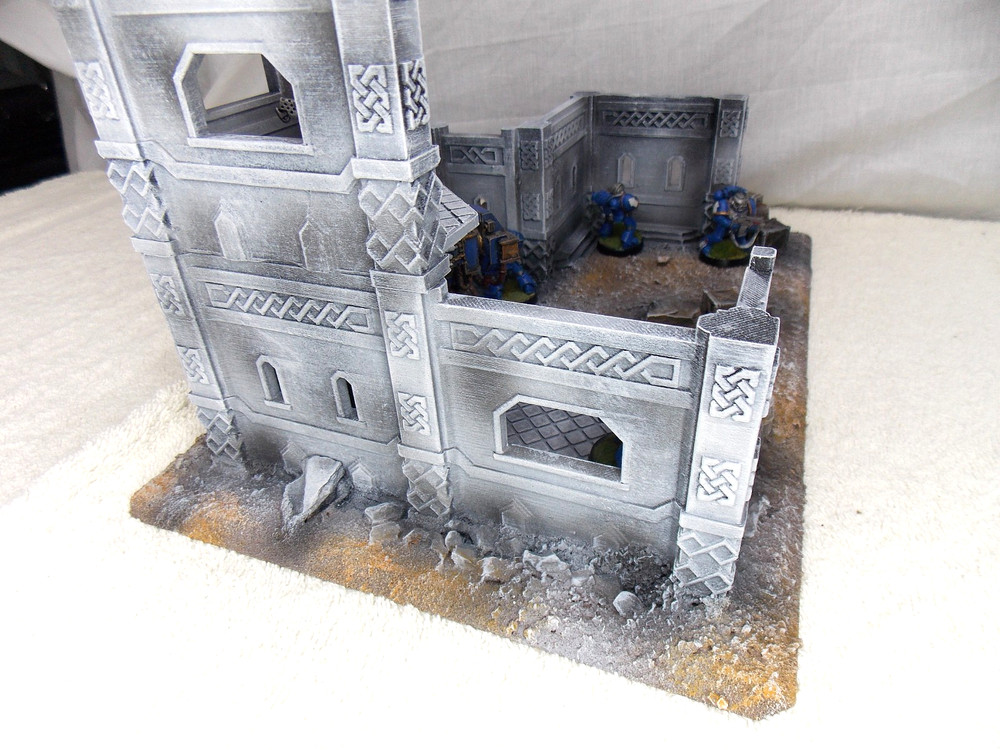 WARGAMING TERRAIN PAINTED BUILDING