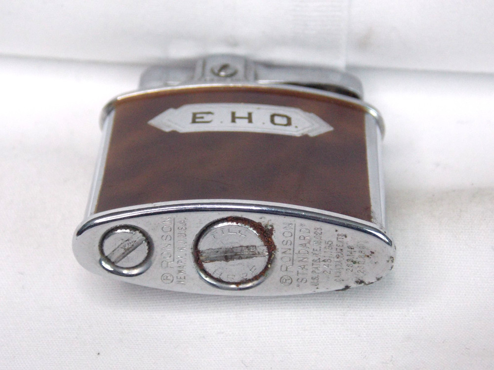 VINTAGE RONSON STANDARD LIGHTER