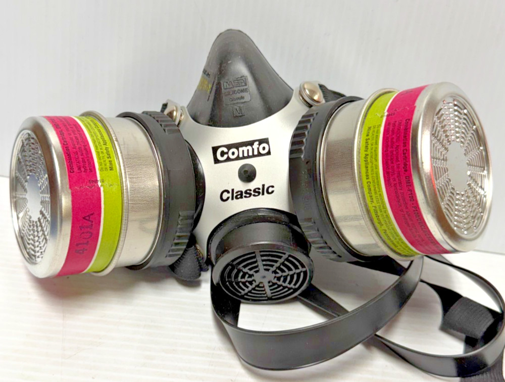 MSA 7-201-1 Comfo Classic Silver Half Mask Respirator Size Medium