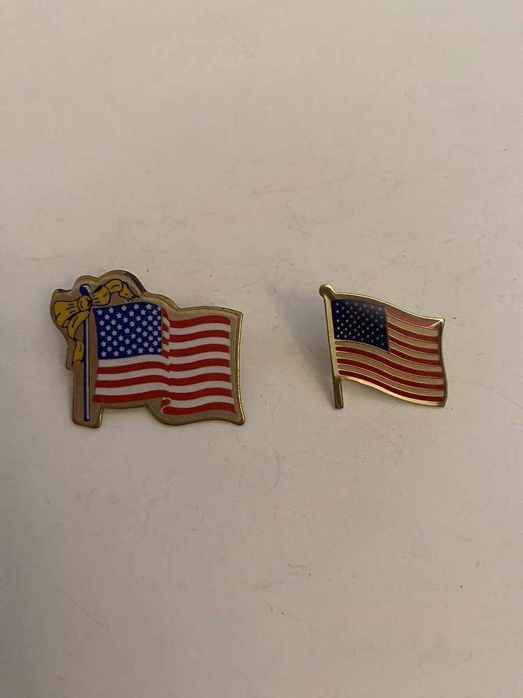 American Flag (2) Lapel Pins P13