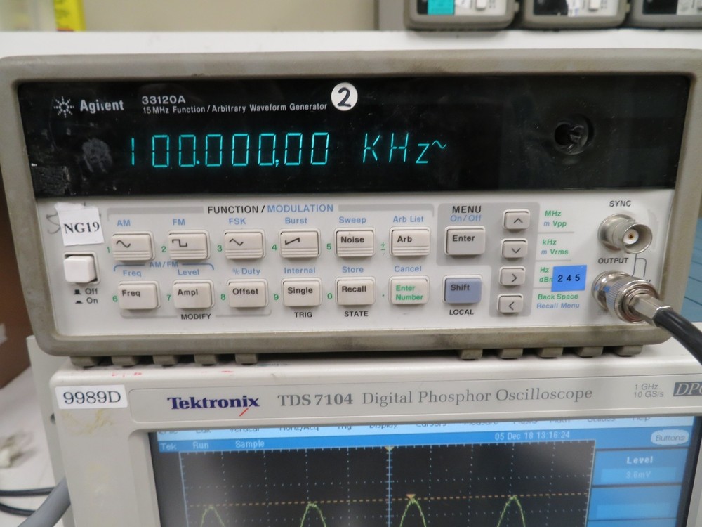 Agilent 33120A 15 Mhz Function/ Arbitrary Waveform Generator NG19