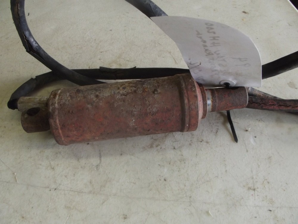 Hesston HH 200 Front Runner Hydraulic Cylinder