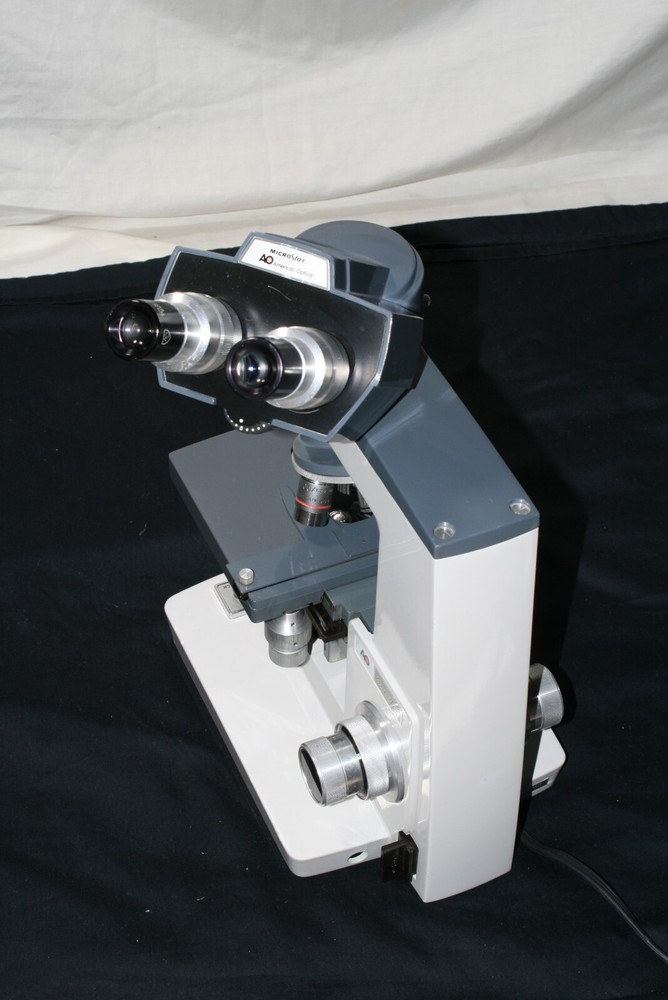 *Sale* AO Microstar 110 FLUORESCENCE / Brightfield Microscope, Refurbished.
