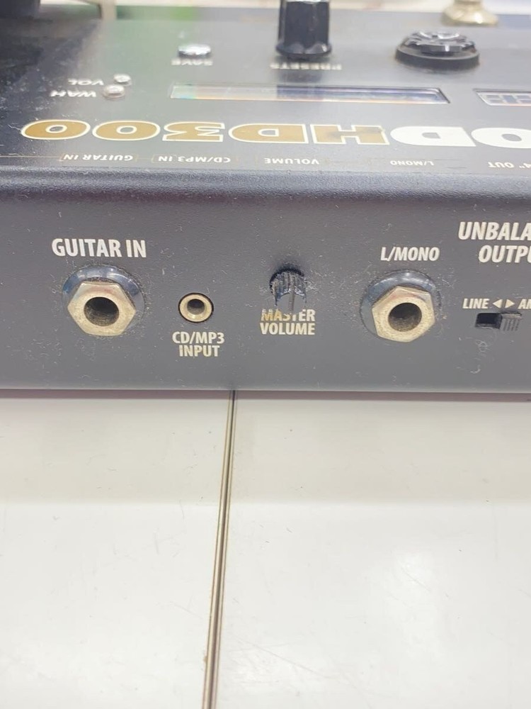 Line 6 Pod HD300 Multi Effect Amp Modeler Pedal Board
