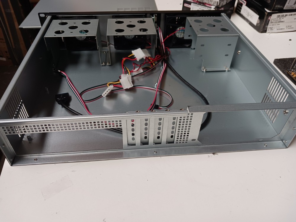 - Rosewill RSV-Z2600U Server Chassis