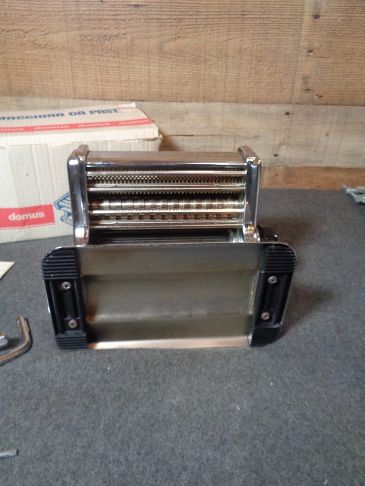 DOMUS Pasta Maker Model 160 Hand Crank Machine
