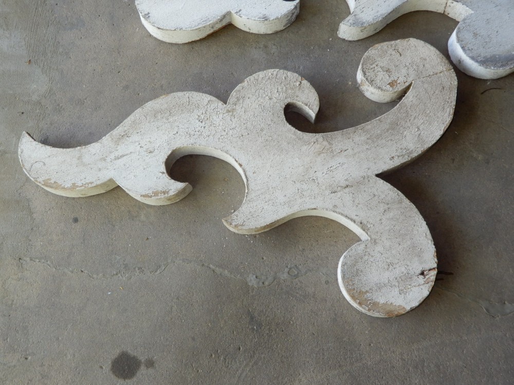 2 LARGE ANTIQUE ARCHITECTURAL CORBELS CHIPPY WHITE CIRCA 1850 2