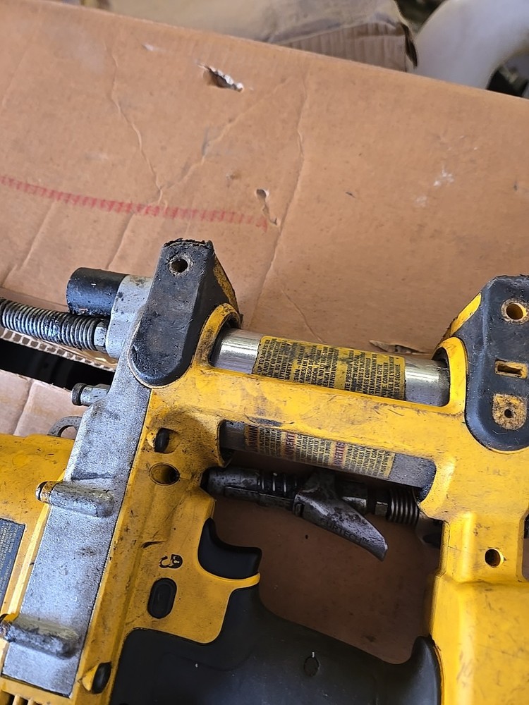 Dewalt DCGG570 18volt tool only