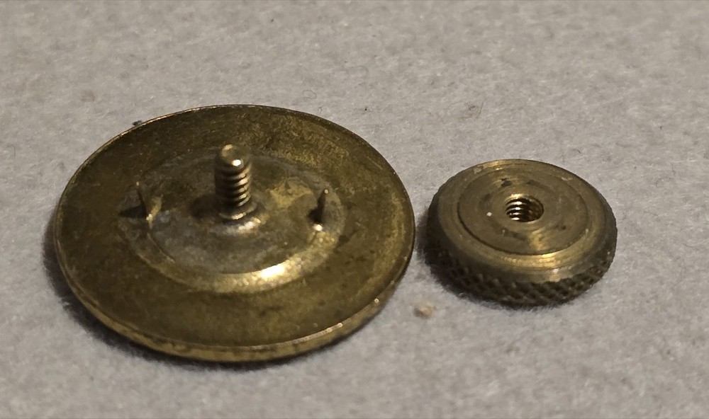 WW1 Type 1 Gilt Artillery Co. E Collar Disk