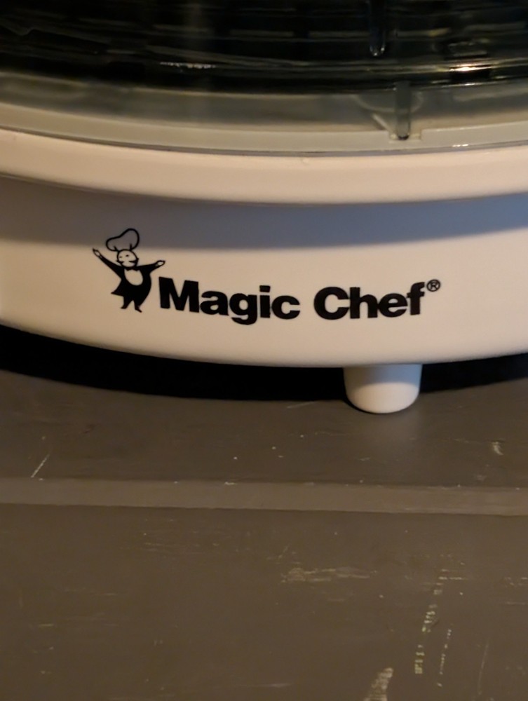 MAGIC CHEF Food Dehydrator 5 Stackable Trays fruit roll insert IN BOX