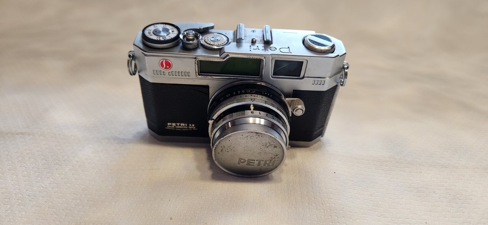 Petri 2.8 Color Corrected Super Rangefinder Camera Black Silver w/ Sekonic Meter