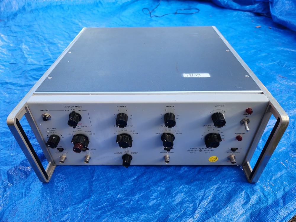 Hewlett Packard hp PULSE GENERATOR 214A Vintage