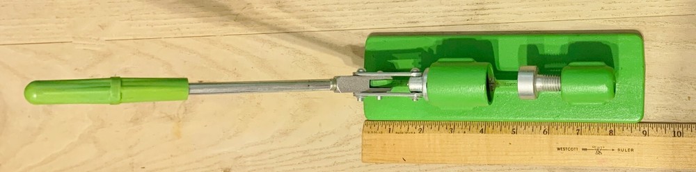 Bright Green Adjustable Lever Action Heavy Duty Nutcracker Tool-Easy to Use