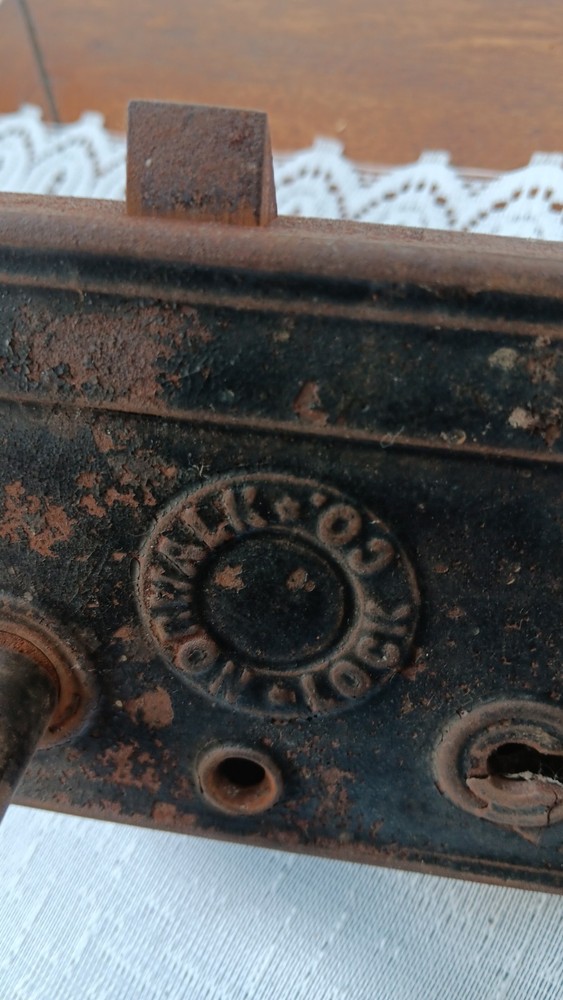 Vintage Norwalk Door Lock Set "Bennington"? Knobs