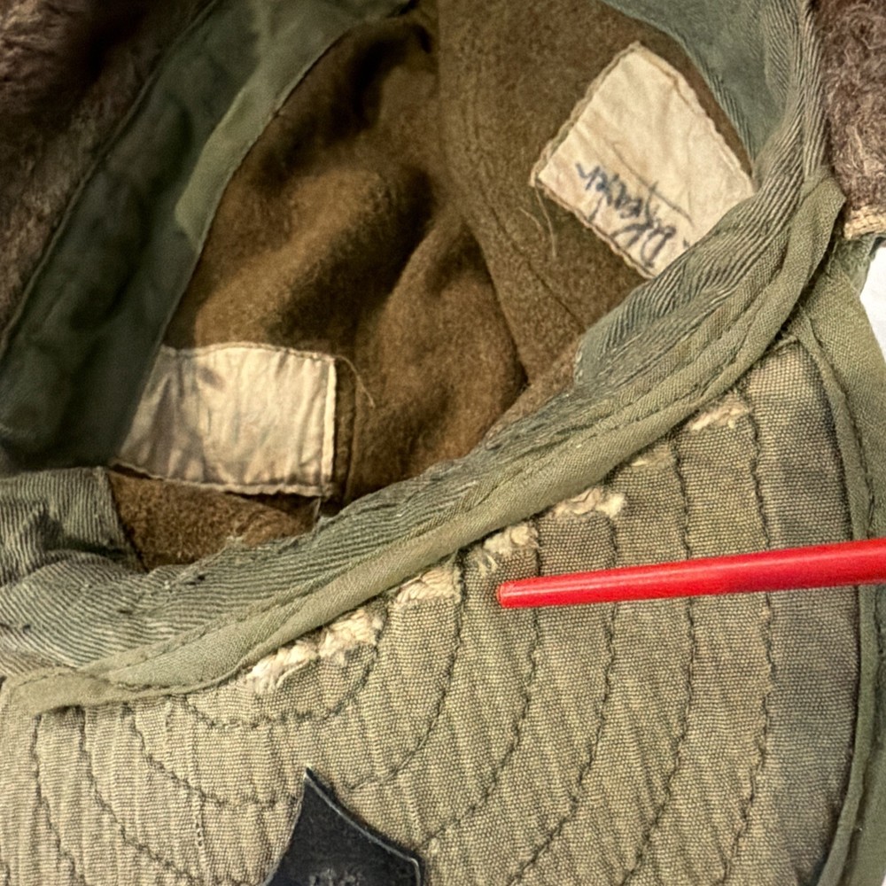 VINTAGE MLITARY PILE FIELD CAP With US Army E4 Lapel Pin