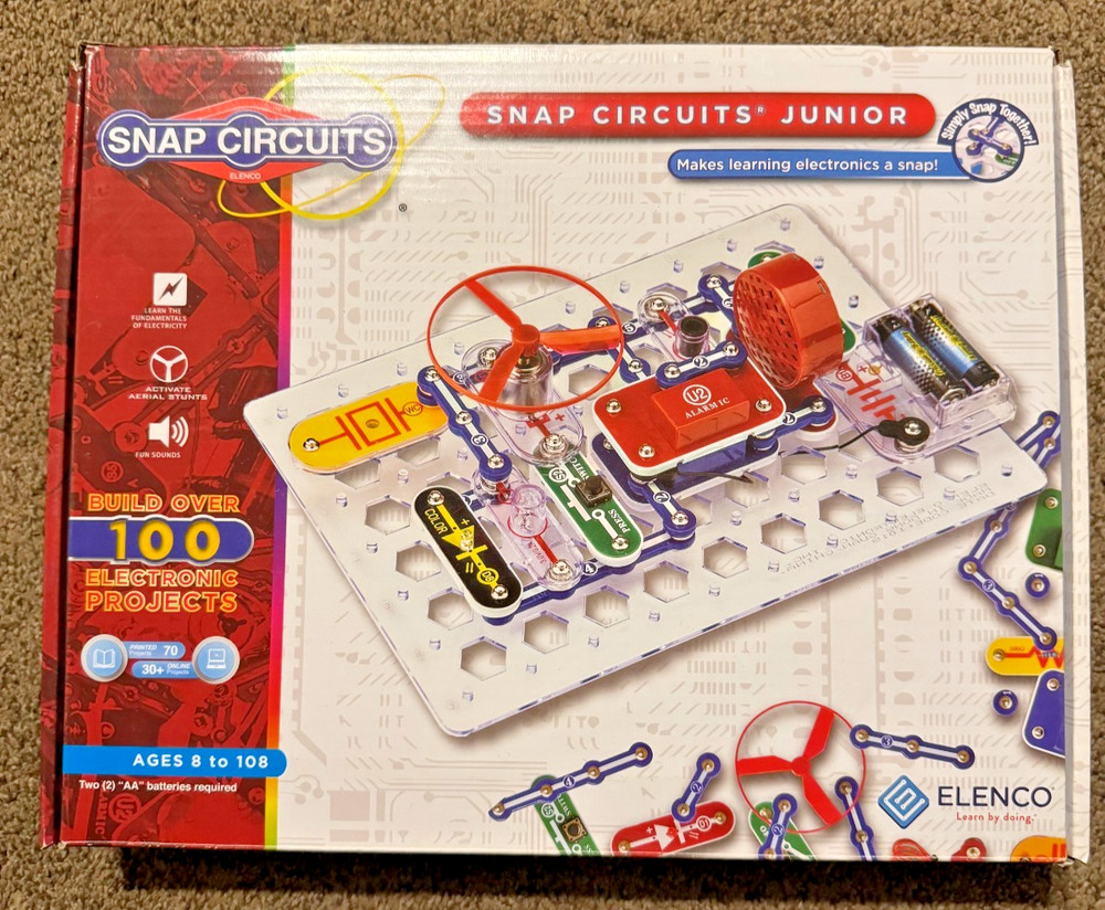 Snap Circuits Junior SC-100 Electronics Kit STEM Elenco Build 100 Projects Compl