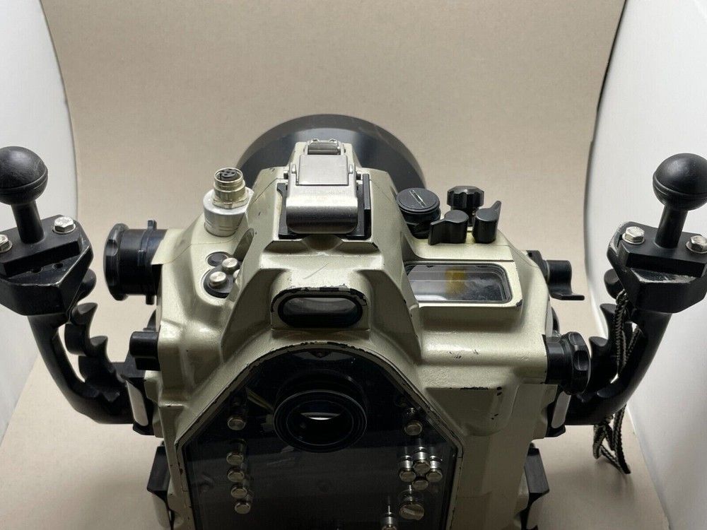 Nexus Nikon D2X Underwater SLR Camera Housing