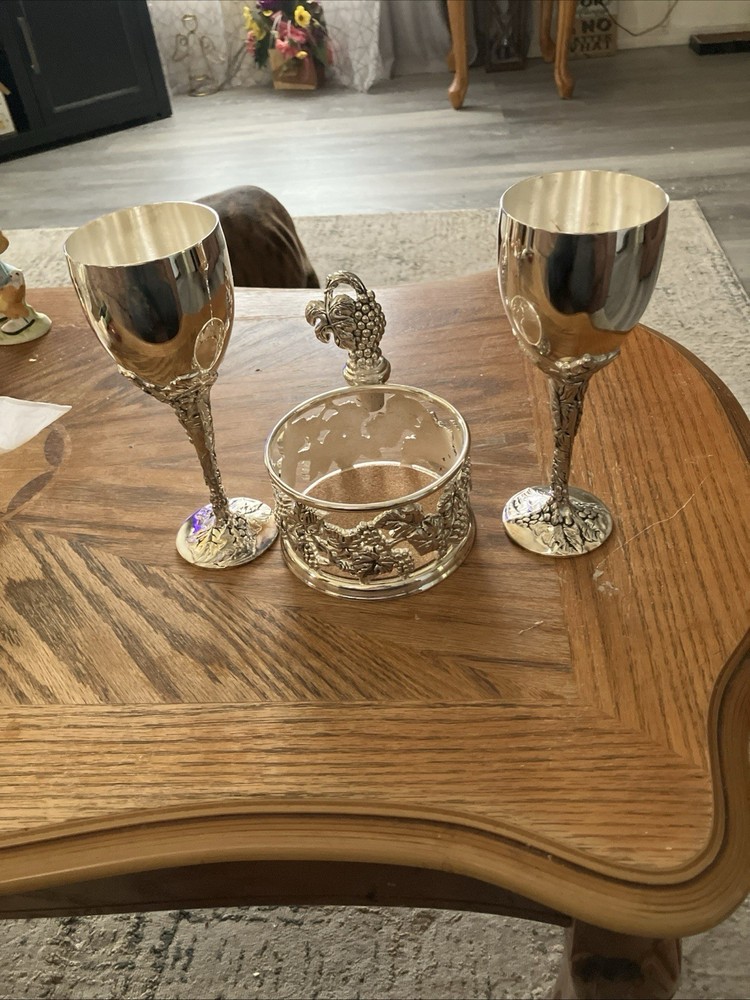 Wine Bottle Coaster Silver Plated Grape Design Godinger Silver Co.