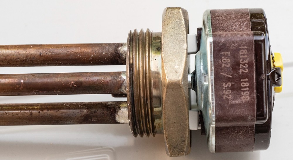 SOLAR TANK HEATING ELEMENT 3000W 1 1/4" BSP High T° THERMOSTAT Anode Thermowatt