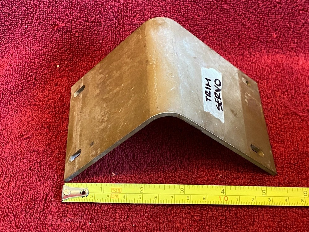 AUTOPILOT TRIM SERVO BRACKET
