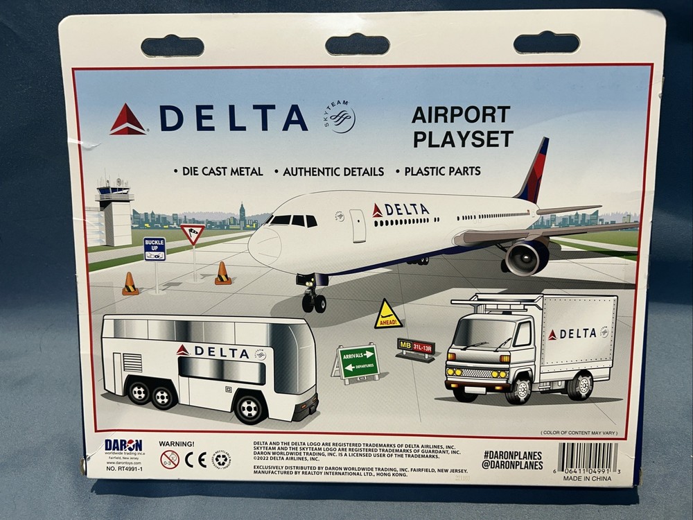 Daron RT4991-1 Delta Airport Playset