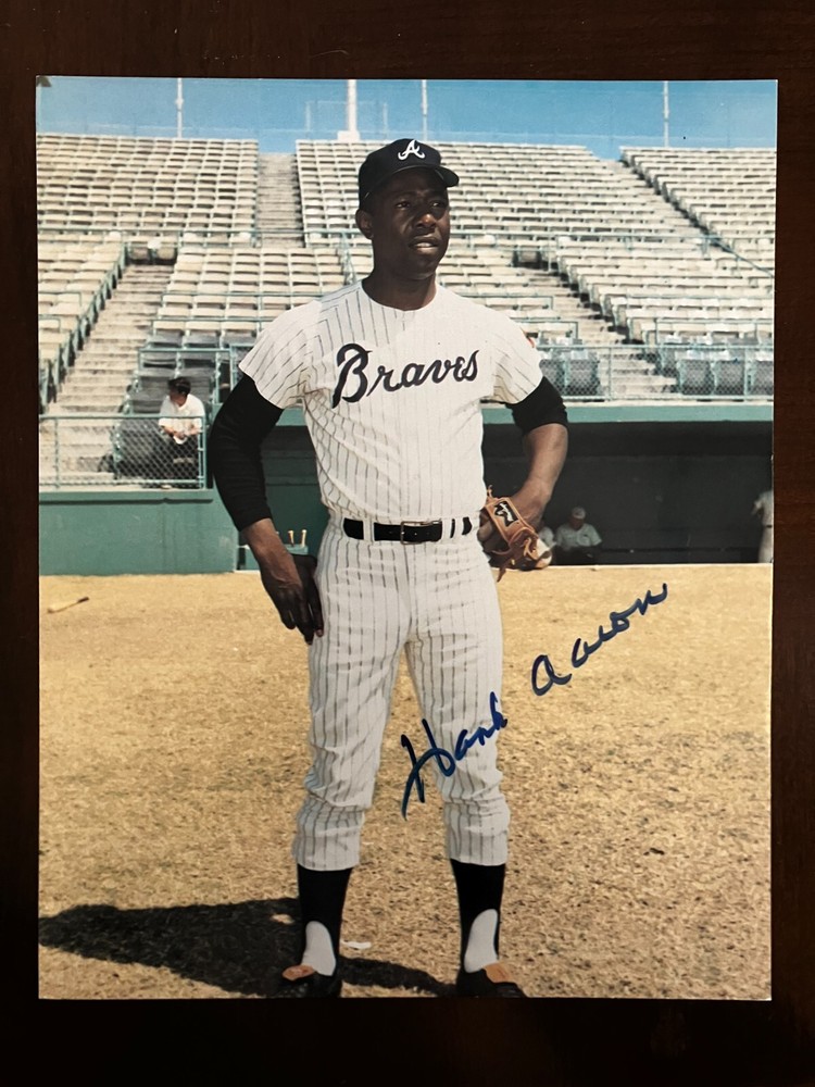 Hank Aaron Autograph  Baseball HOF 8x10