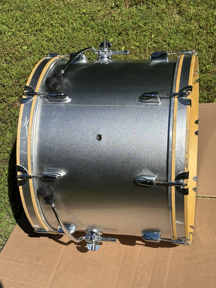 Sonor Force 1003 22” Silver Bass Drum