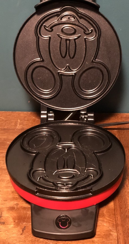 Red Disney Intertec DCM-12 Mickey Mouse Electric Non-Stick Waffle Maker