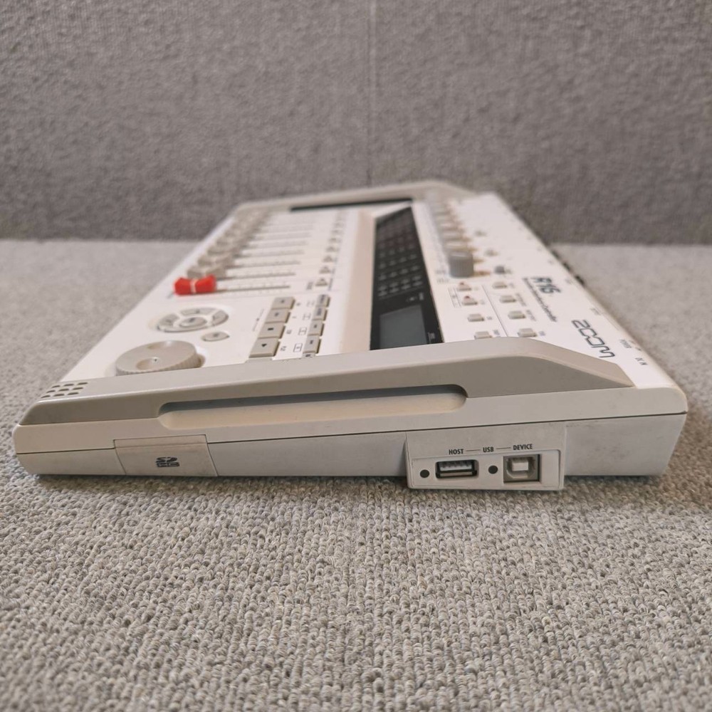 ZOOM R16 Portable Multitrack Recorder Controller and Interface Body Only ※READ