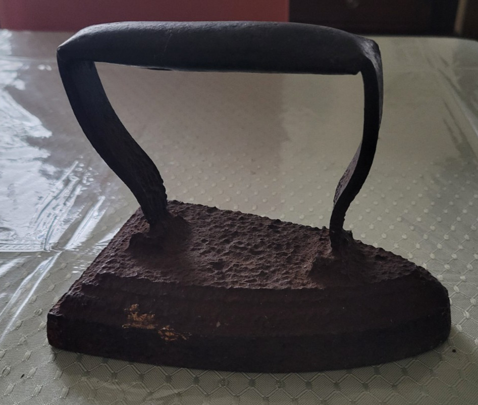 Antique SAD IRON SOLID HEAVY CAST IRON 6x4" Inches