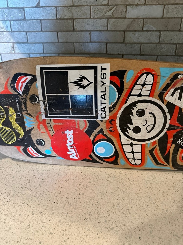Catalyst longboard with gull wing trucks