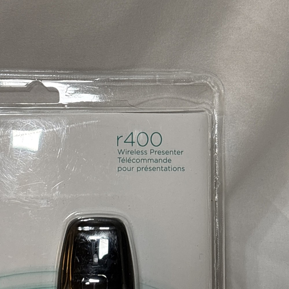 Logitech R400 Presenter Remote Control & Laser Pointer Black 910-001354
