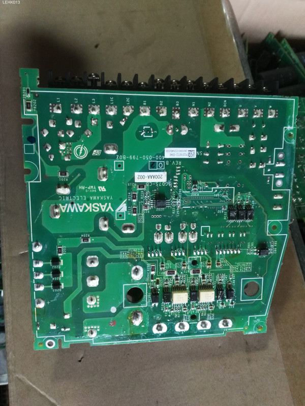 USED SGD7S-CB200aa Fast Shipping By FedEx or DHL