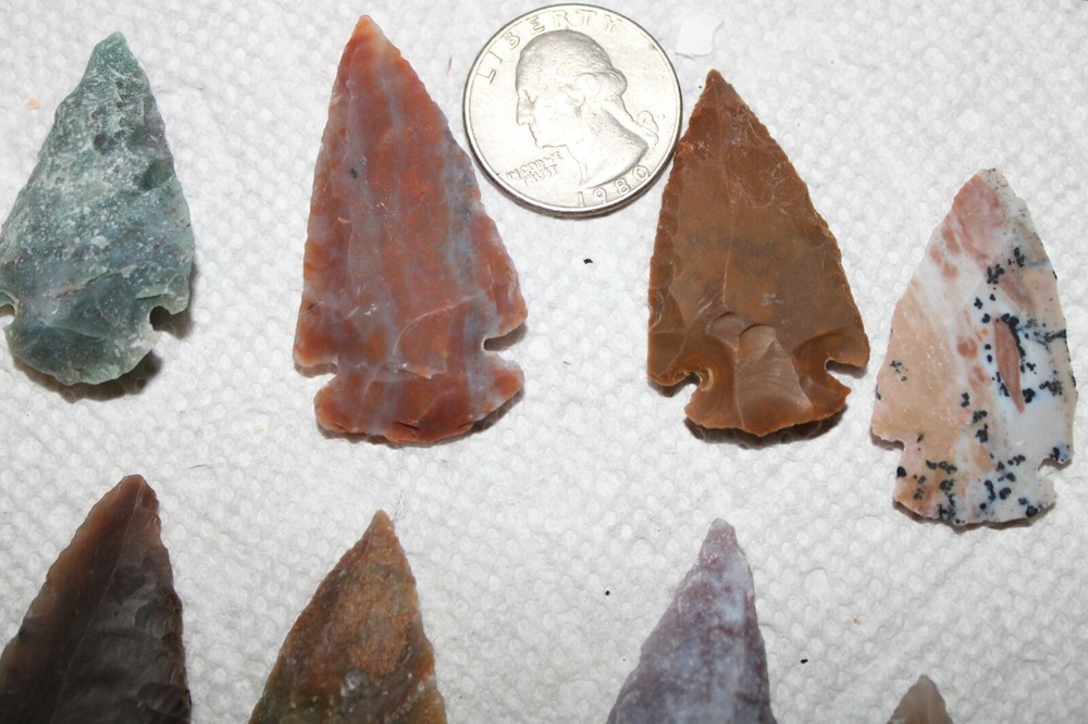 1 jasper Arrowhead per lot.