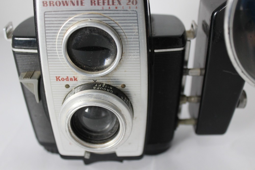 Vintage Kodak Brownie Reflex 20 with External Attached Flash - Untested