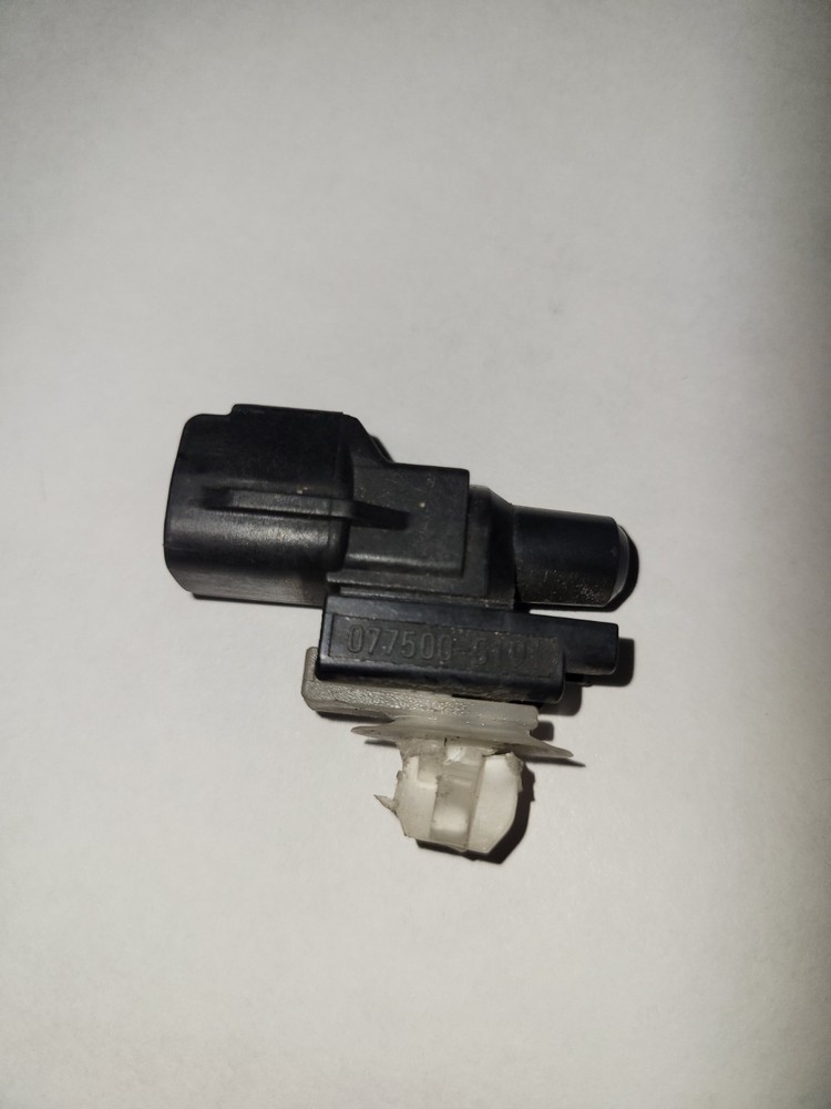 2014 - 2020 TOYOTA 4RUNNER AIR AMBIENT TEMP TEMPERATURE SENSOR OEM