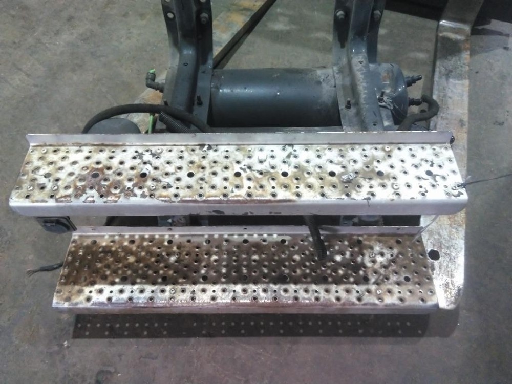 Replaces 2008 FREIGHTLINER M2 106 CAB STEP ,  OR