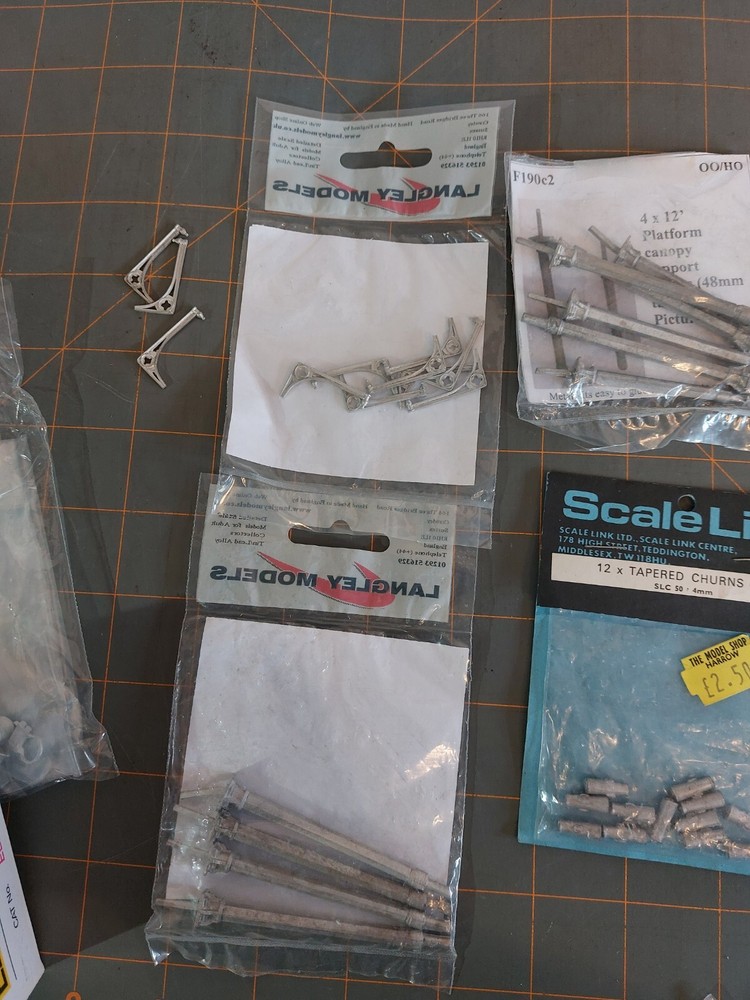 HO 4mm Scale Accessories Dart Castings Langley Models Platform Pillars Brackets