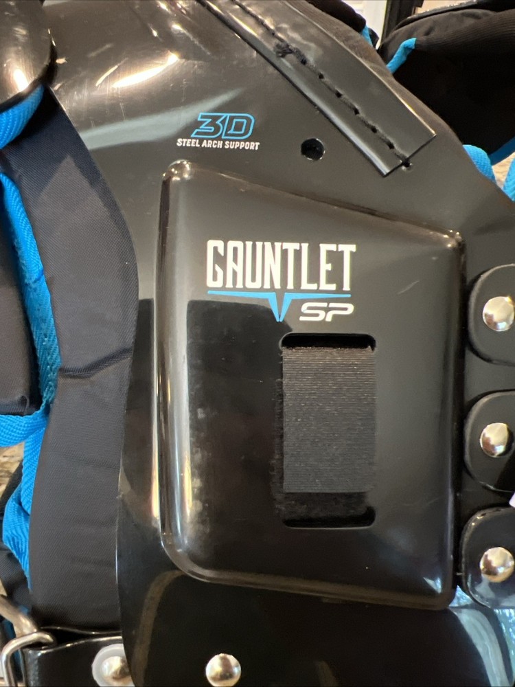 Champro Gauntlet Skill Football Shoulder Pads Size Small - NEW!