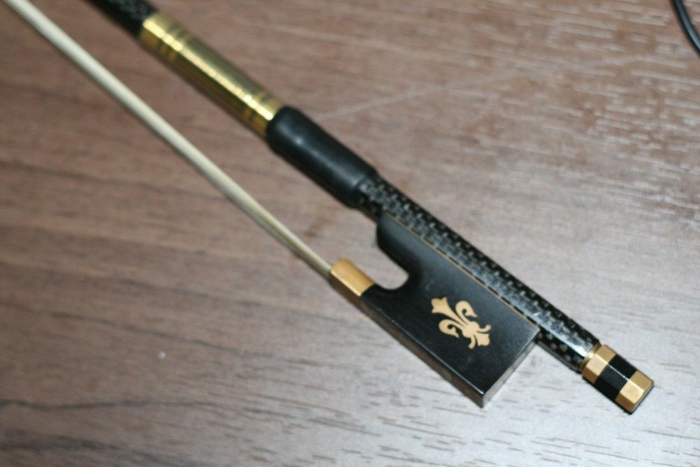 Carbon violin bow 4/4