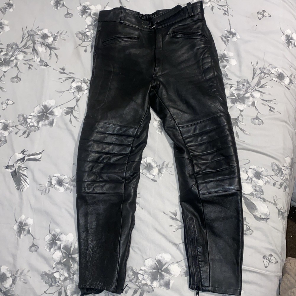J & S  BLACK LEATHER BIKER TROUSERS SIZE 32
